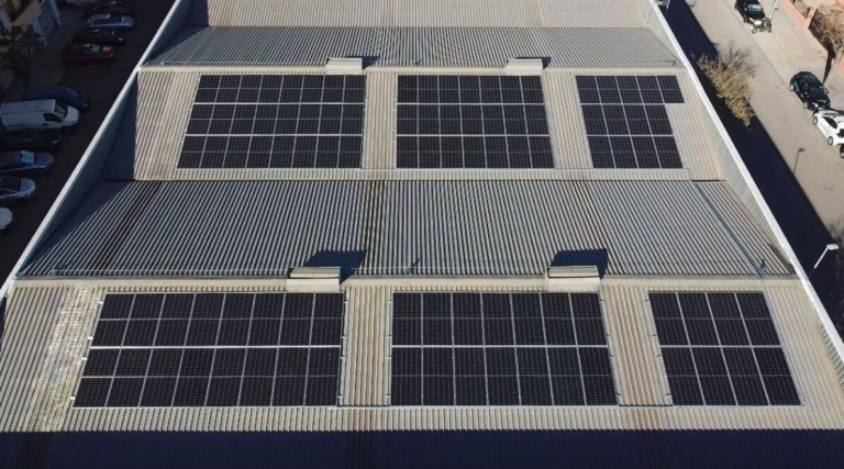 Instalación placas solares en industria